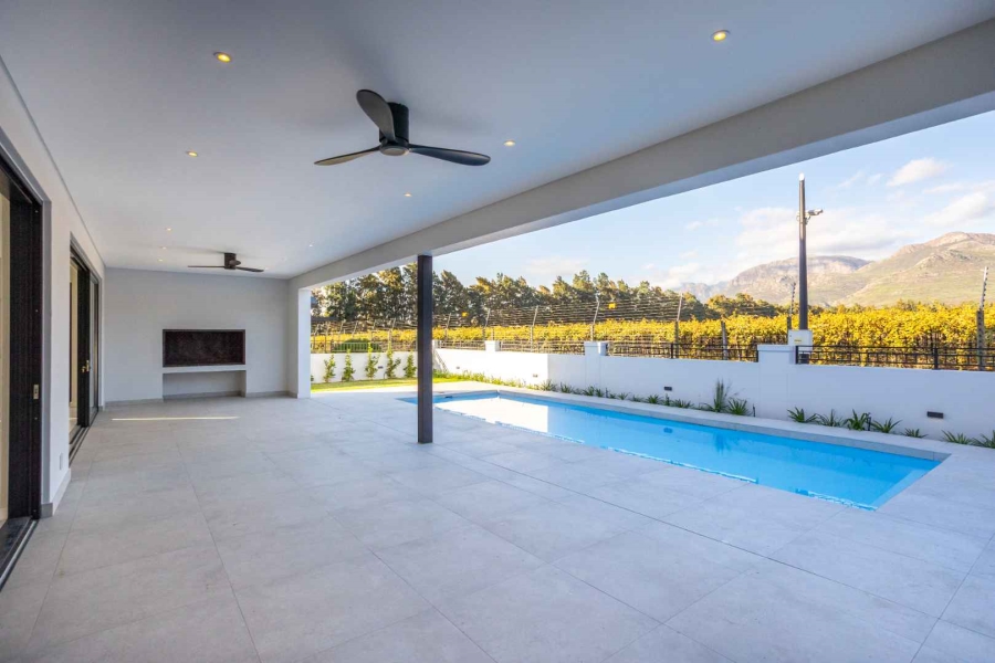 5 Bedroom Property for Sale in Val De Vie Estate Western Cape